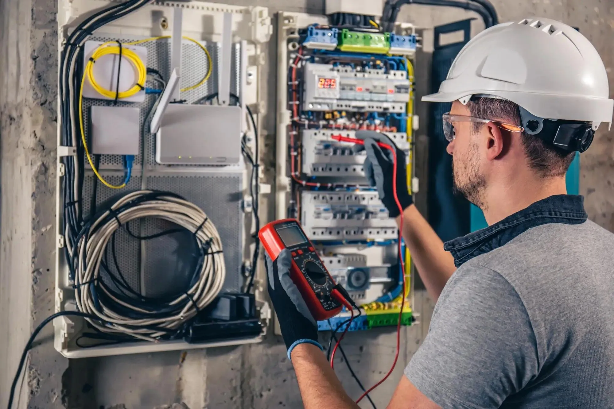 expert electrical services in dubai